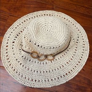 Straw beach hat